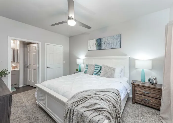 Tpc Golf, Shopping & Dining 3 Miles With Parking -1005 * Phoenix